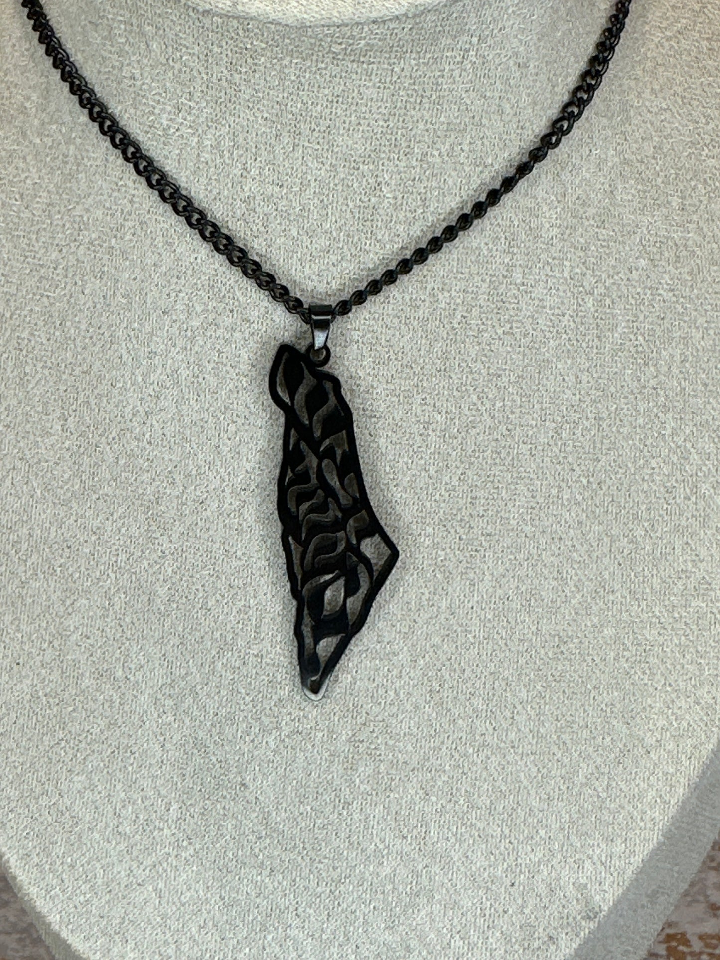 Palestine map necklace black